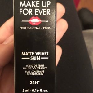 Makeup Forever matte velvet skin foundation mini.